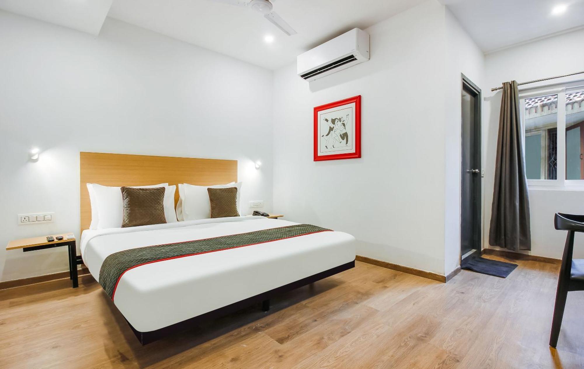 Super Townhouse The Cinco Hotel Near Esi Hospital ハイデラバード エクステリア 写真