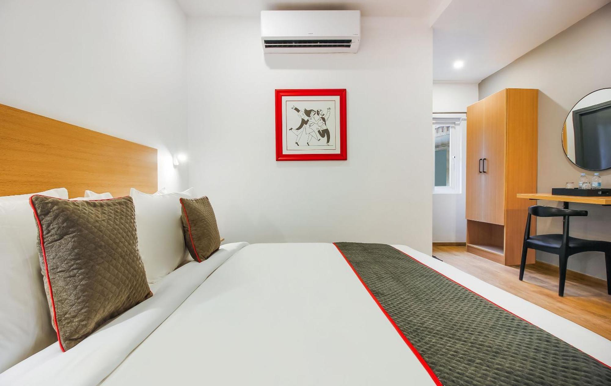 Super Townhouse The Cinco Hotel Near Esi Hospital ハイデラバード エクステリア 写真