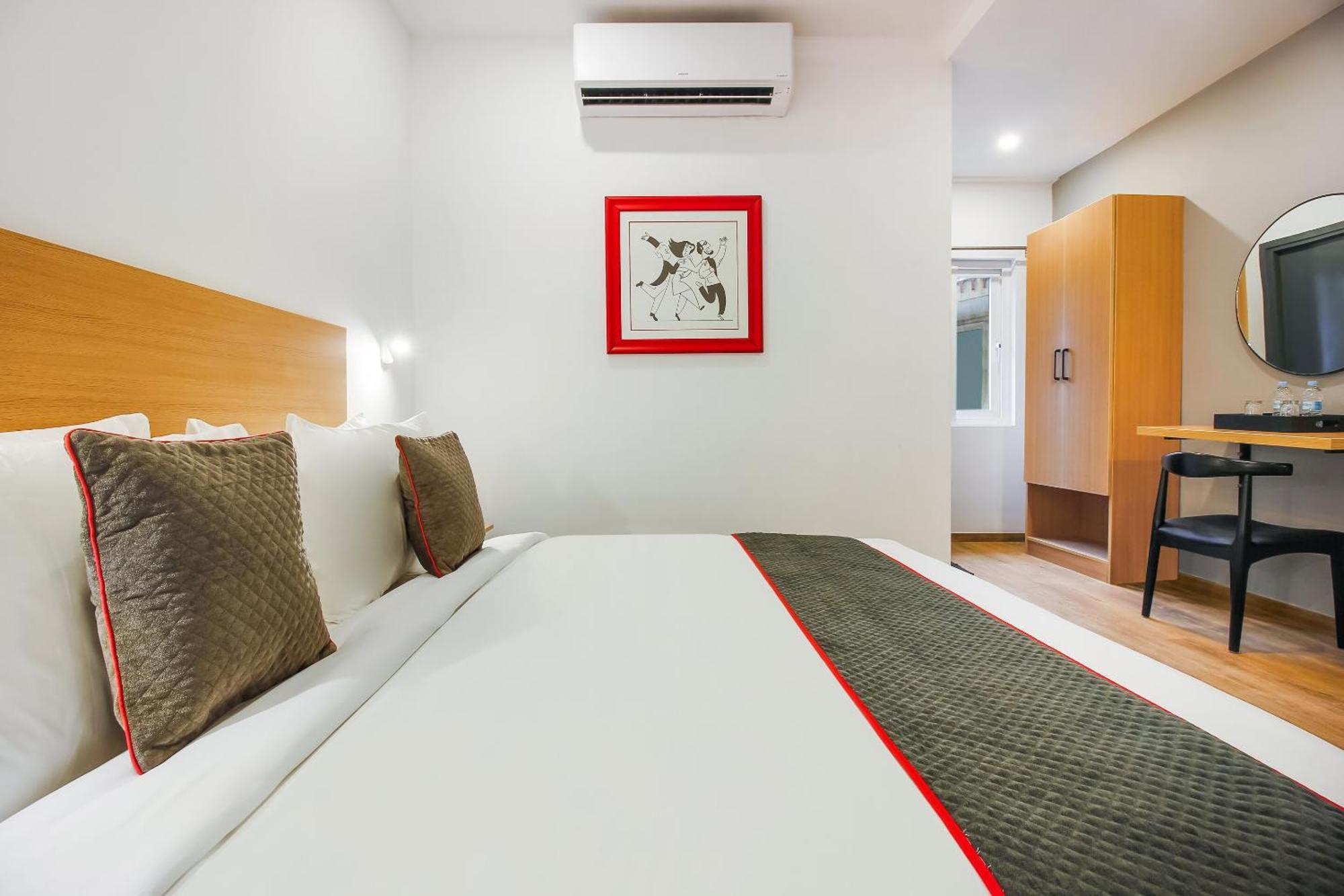 Super Townhouse The Cinco Hotel Near Esi Hospital ハイデラバード エクステリア 写真