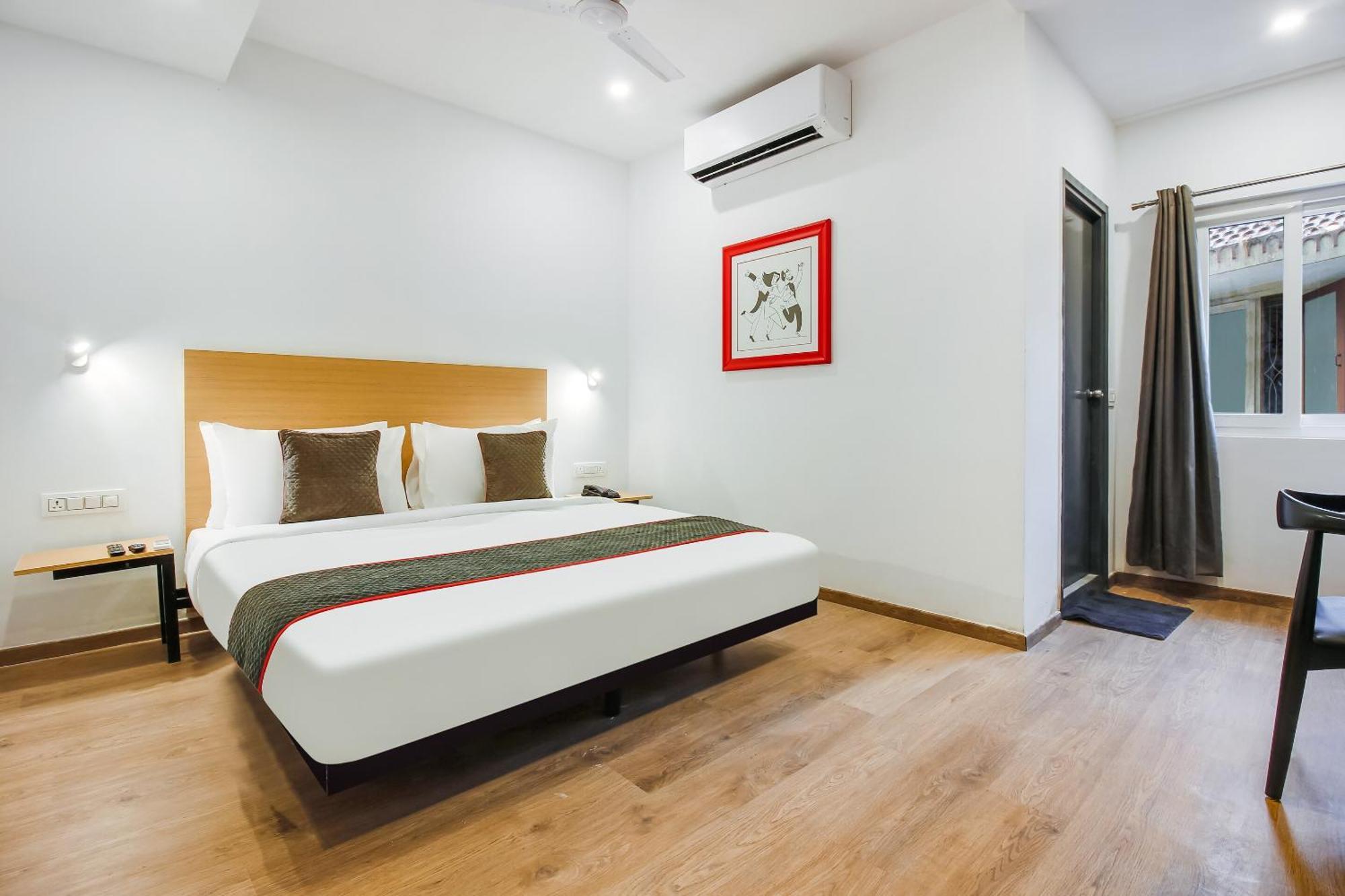 Super Townhouse The Cinco Hotel Near Esi Hospital ハイデラバード エクステリア 写真