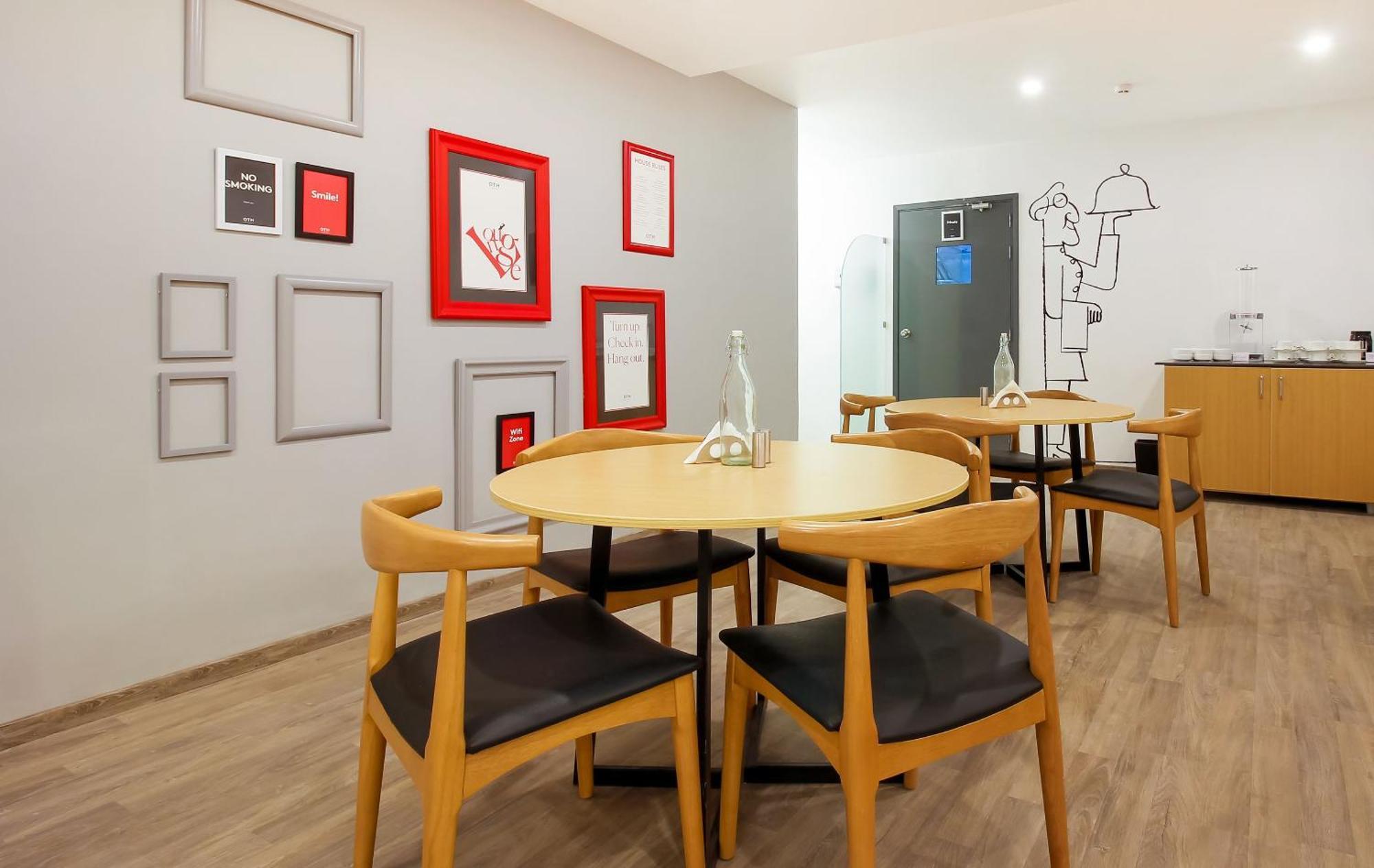 Super Townhouse The Cinco Hotel Near Esi Hospital ハイデラバード エクステリア 写真