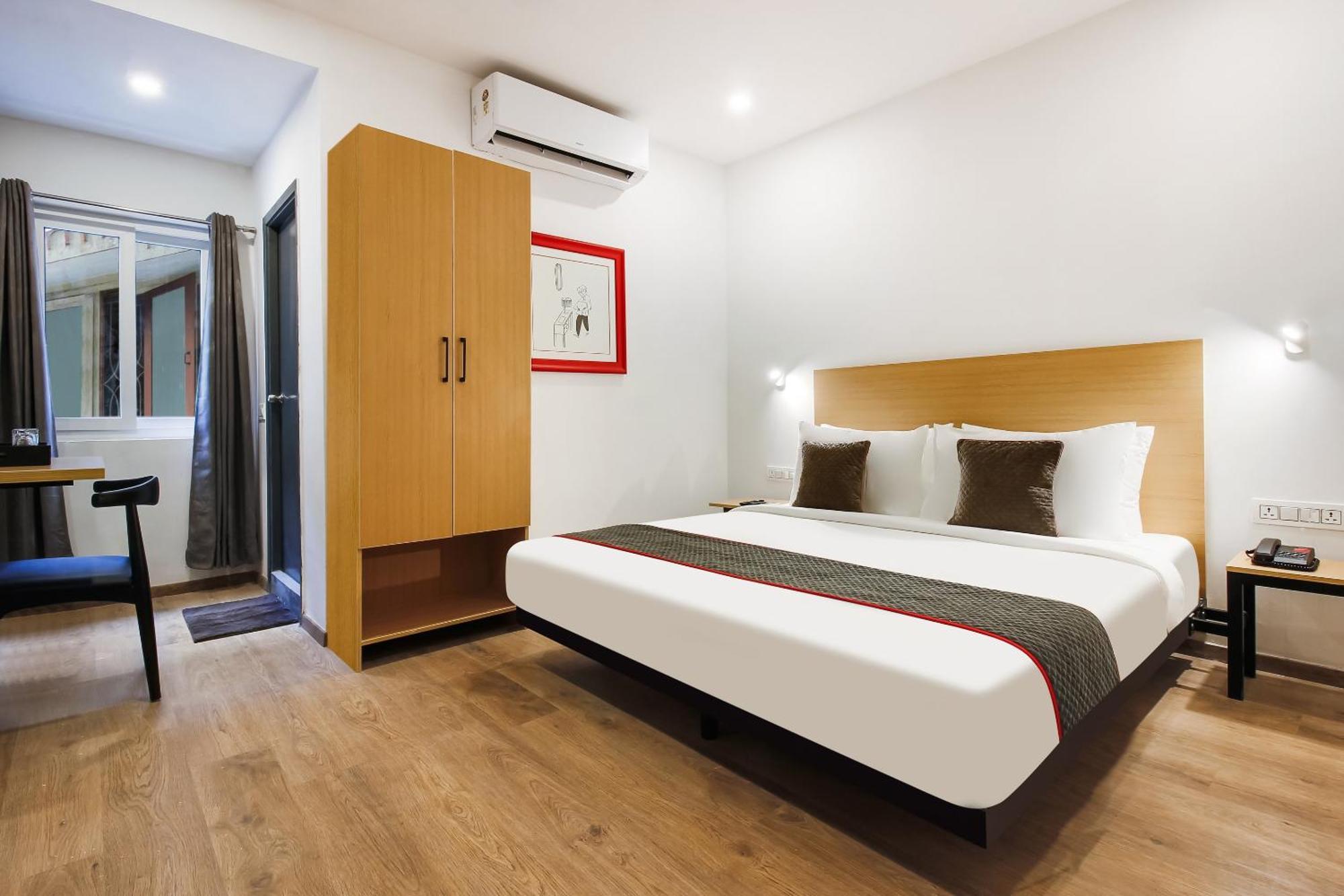 Super Townhouse The Cinco Hotel Near Esi Hospital ハイデラバード エクステリア 写真